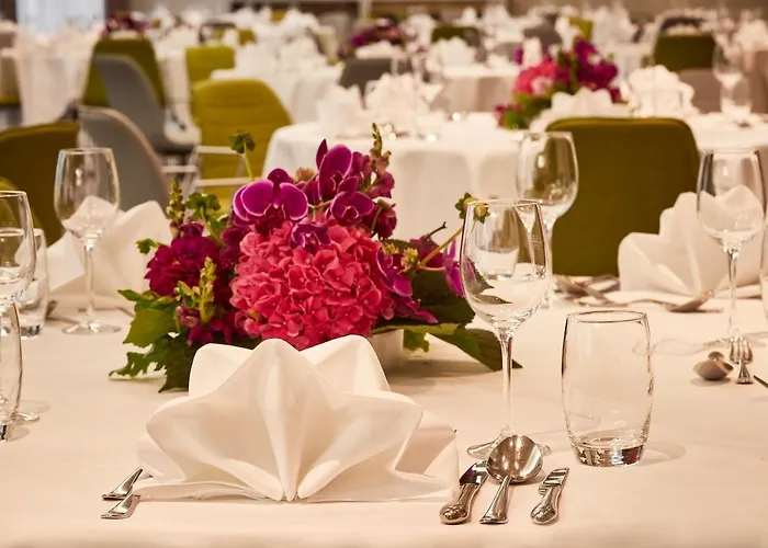 فندق Steigenberger Herrenhof 5*