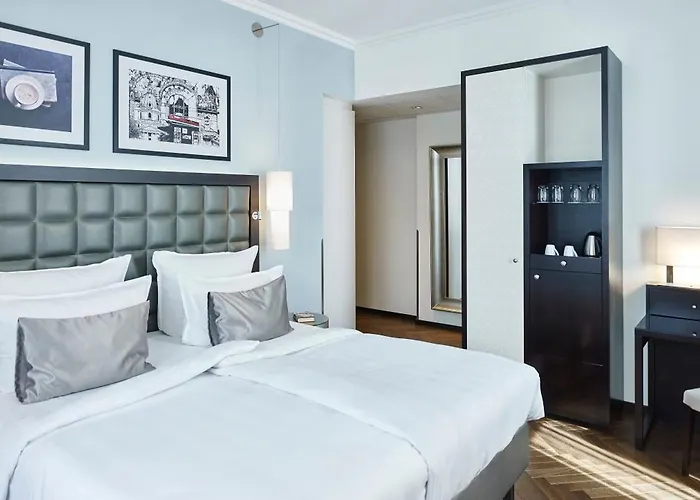 Steigenberger Herrenhof 5*