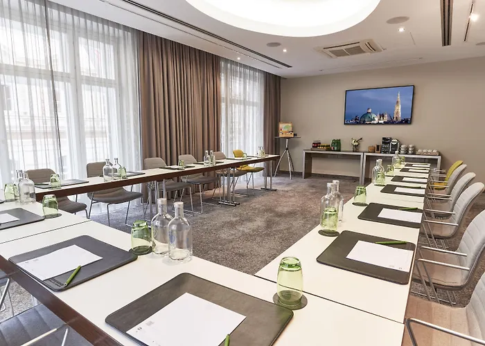 Steigenberger Herrenhof 5*