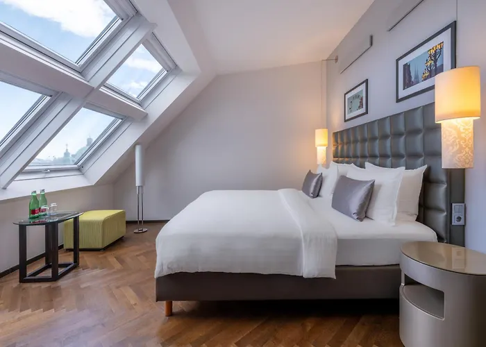 Otel Steigenberger Herrenhof 5*